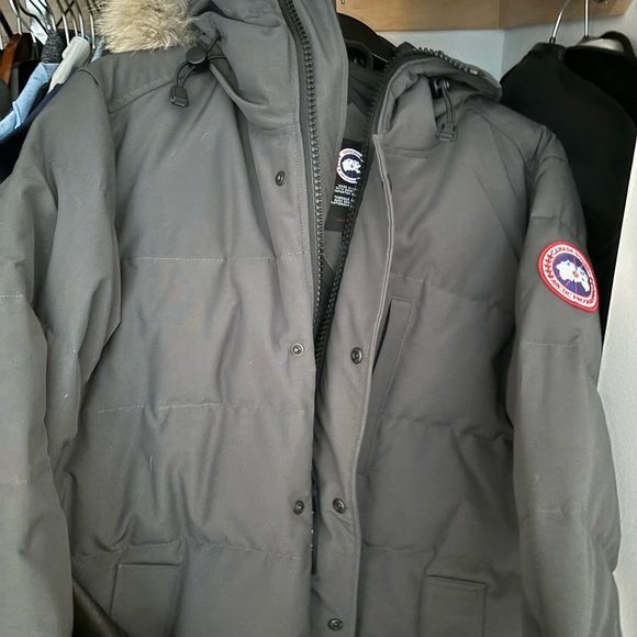 Canada Goose Carson Parka - Picture 1 of 5